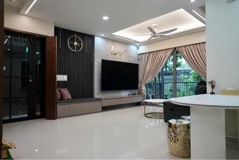 The Visionaire listing